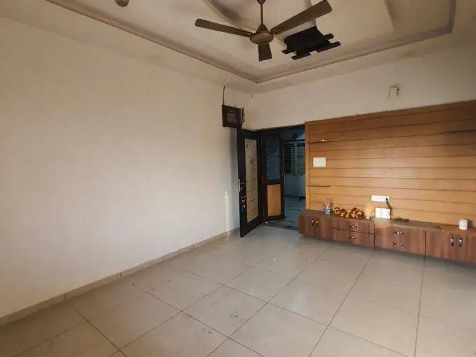 2 bhk flat FOR SALE in 100 feet road anand gujarat