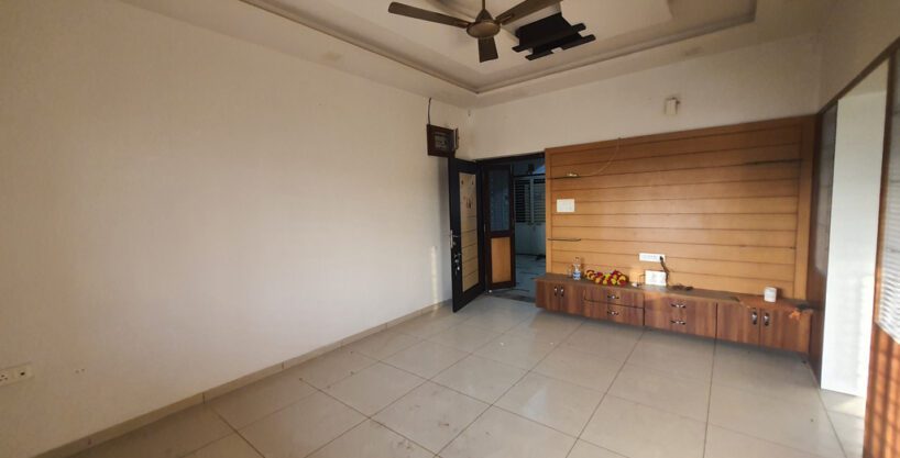 2 Bhk Flat For Sale In 100 Feet Road Anand Gujarat