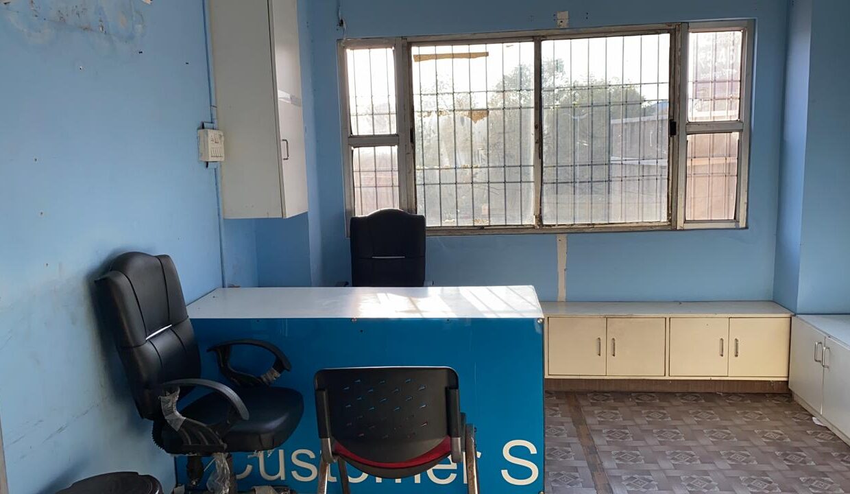 Office for rent in anand near new bus station